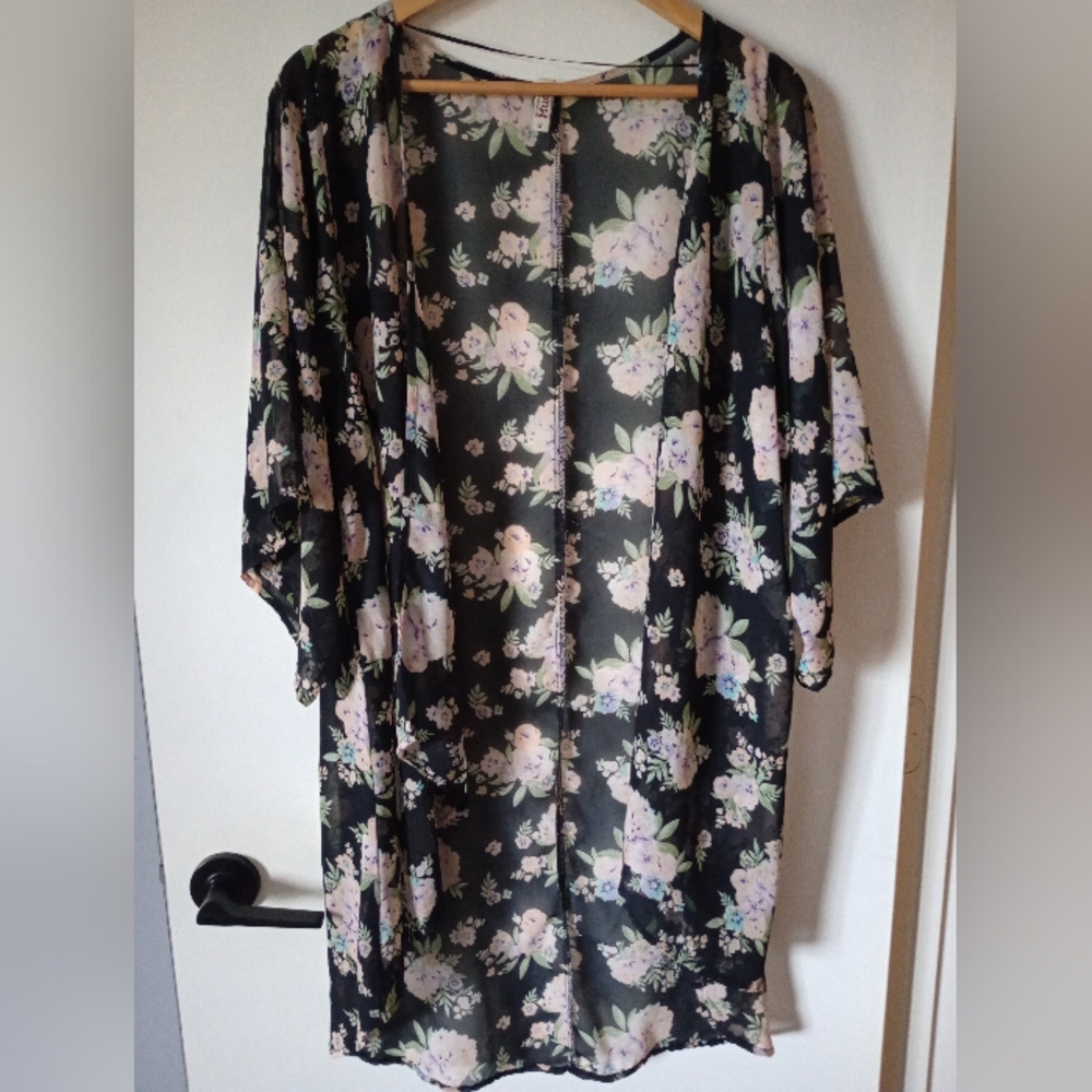 Mudd Floral Black Kimono Size Small